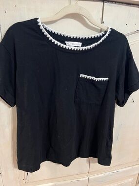 Zane + Delancey Black Tee Medium | White Trim Pocket Boxy Casual Top
